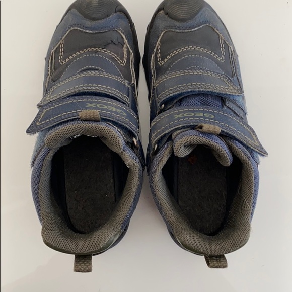 Boys Geox Respira Waterproof Winter Runners - Picture 5 of 8